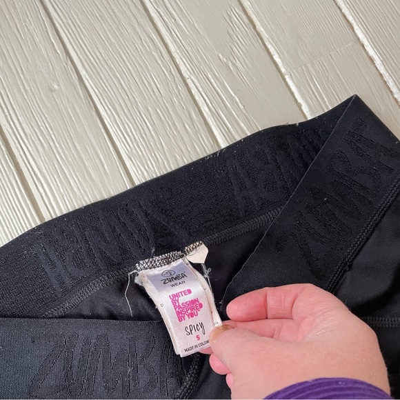 Zumba Pants Size Small Capri fit leggings - Picture 3 of 7